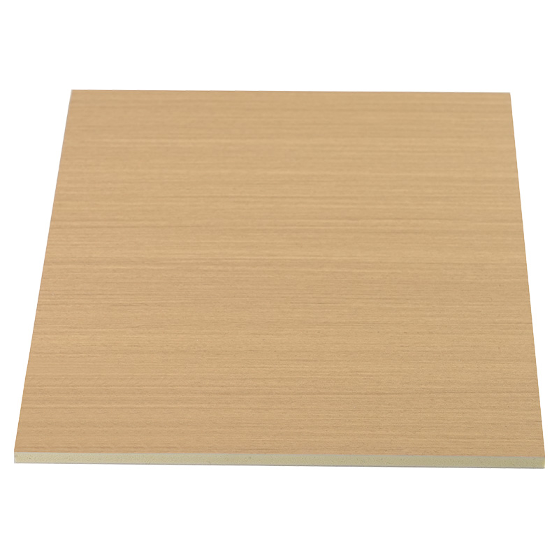 Panel de PVC coextruido con núcleo amarillo, película de poliéster brillante de alta textura, chapa de madera de carbón de bambú, 1220mm de ancho
